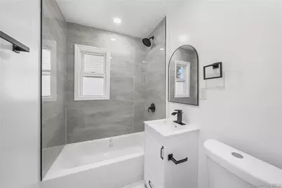 370 Locust Avenue, Uniondale, NY 11553 - Photo 10
