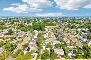 8 Laurel Ln, Levittown, NY 11756 - Photo 34
