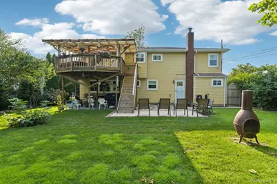 8 Laurel Lane, Levittown, NY 11756 - Photo 32