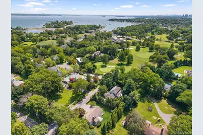 911 Cove Road, Mamaroneck, NY 10543 - Photo 32