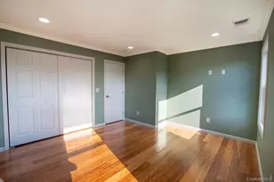 305 S Strong Ave, Copiague, NY 11726 - Photo 8