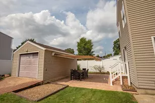 305 S Strong Ave, Copiague, NY 11726 - Photo 6
