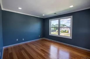 305 S Strong Ave, Copiague, NY 11726 - Photo 10