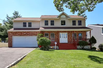23 Garden Drive, Albertson, NY 11507 - Photo 2