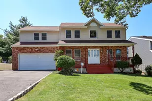23 Garden Dr, Albertson, NY 11507 - Photo 2