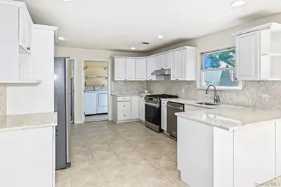 23 Garden Drive, Albertson, NY 11507 - Photo 18