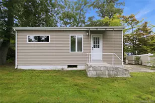 34 Whitestone Rd, Sound Beach, NY 11789 - Photo 22
