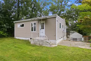34 Whitestone Rd, Sound Beach, NY 11789 - Photo 20