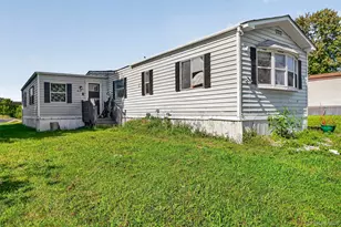 43 Ponderosa Rd, Bloomingburg, NY 12721 - Photo 2