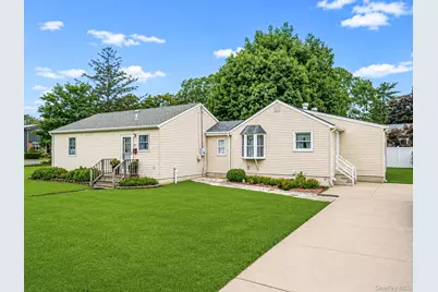 21 Cherokee Drive, Bay Shore, NY 11706 - Photo 1