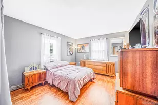 21 Cherokee Dr, Bay Shore, NY 11706 - Photo 10