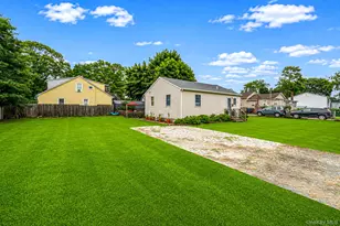 21 Cherokee Dr, Bay Shore, NY 11706 - Photo 4