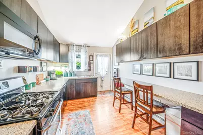 21 Cherokee Drive, Bay Shore, NY 11706 - Photo 8
