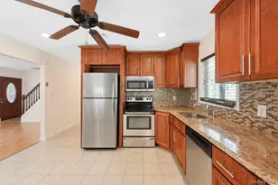 3173 Roxbury Ln, Levittown, NY 11756 - Photo 12