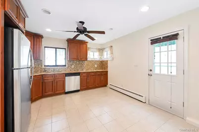 3173 Roxbury Lane, Levittown, NY 11756 - Photo 14