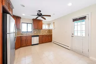 3173 Roxbury Ln, Levittown, NY 11756 - Photo 14