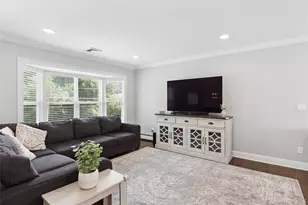 162 Stuyvesant Rd, Oakdale, NY 11769 - Photo 6
