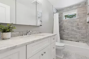 162 Stuyvesant Rd, Oakdale, NY 11769 - Photo 8