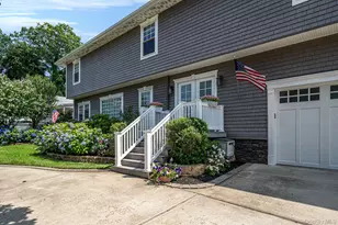 11 Elm St, Ronkonkoma, NY 11779 - Photo 2