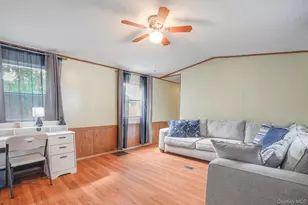 37 Feller Rd, Poughkeepsie, NY 12603 - Photo 6