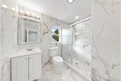 16 West Drive, Bay Shore, NY 11706 - Photo 22