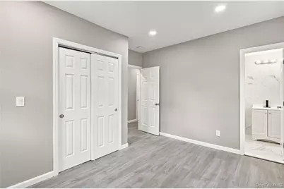 16 West Drive, Bay Shore, NY 11706 - Photo 12