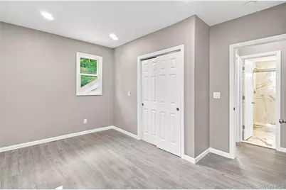 16 West Drive, Bay Shore, NY 11706 - Photo 18