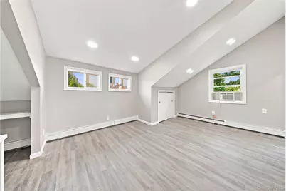 16 West Drive, Bay Shore, NY 11706 - Photo 20