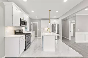 16 West Dr, Bay Shore, NY 11706 - Photo 10
