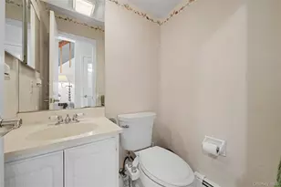 811 Eagle Bay Dr, Ossining, NY 10562 - Photo 18