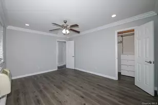 562 New Hwy, Hauppauge, NY 11788 - Photo 6