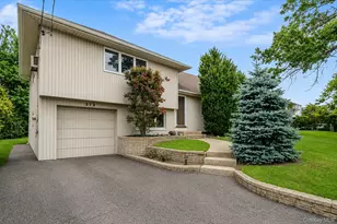 312 W Waukena Ave, Oceanside, NY 11572 - Photo 2