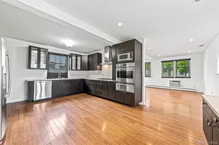 568 N Wellwood Ave, Lindenhurst, NY 11757 - Photo 10