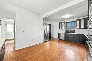 568 N Wellwood Ave, Lindenhurst, NY 11757 - Photo 12