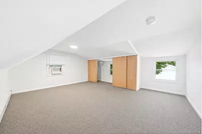 568 N Wellwood Avenue, Lindenhurst, NY 11757 - Photo 14