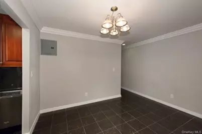 303 Robinson Avenue #7, Patchogue, NY 11772 - Photo 4