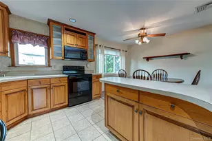 14 Westmoreland Rd, Hicksville, NY 11801 - Photo 10