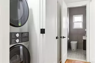 220 Pomander Rd, Mineola, NY 11501 - Photo 10