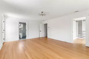 220 Pomander Rd, Mineola, NY 11501 - Photo 12