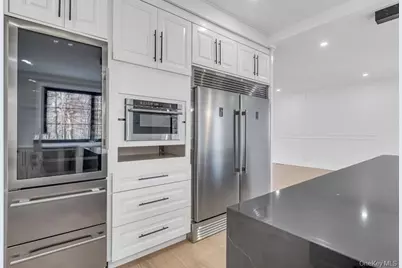 1355 Locust Avenue, Bohemia, NY 11716 - Photo 16
