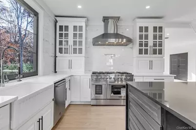 1355 Locust Avenue, Bohemia, NY 11716 - Photo 18