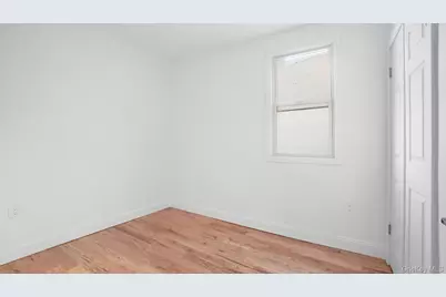 1148 E 211th Street, Bronx, NY 10469 - Photo 12