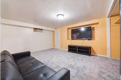 27 Hapsburg Place, Hempstead, NY 11550 - Photo 8