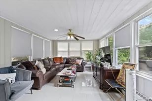 25 Bentley Rd, Great Neck, NY 11023 - Photo 8