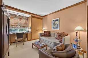 111 Cherry Valley Ave, Garden City, NY 11530 - Photo 26