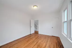 104-04 202nd St, Saint Albans, NY 11412 - Photo 38