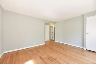 265 S Delaware Ave, Lindenhurst, NY 11757 - Photo 6