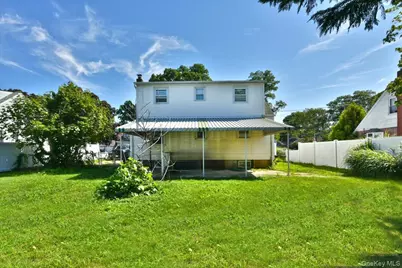265 S Delaware Avenue, Lindenhurst, NY 11757 - Photo 22