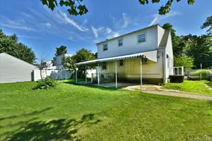 265 S Delaware Ave, Lindenhurst, NY 11757 - Photo 24