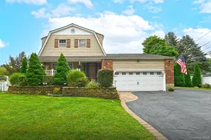 29 Boxwood Dr, Kings Park, NY 11754 - Photo 2